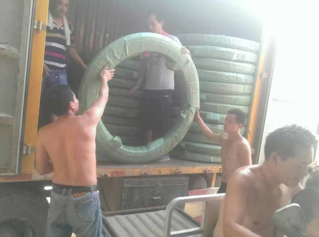 軟軸泵發(fā)貨裝車中